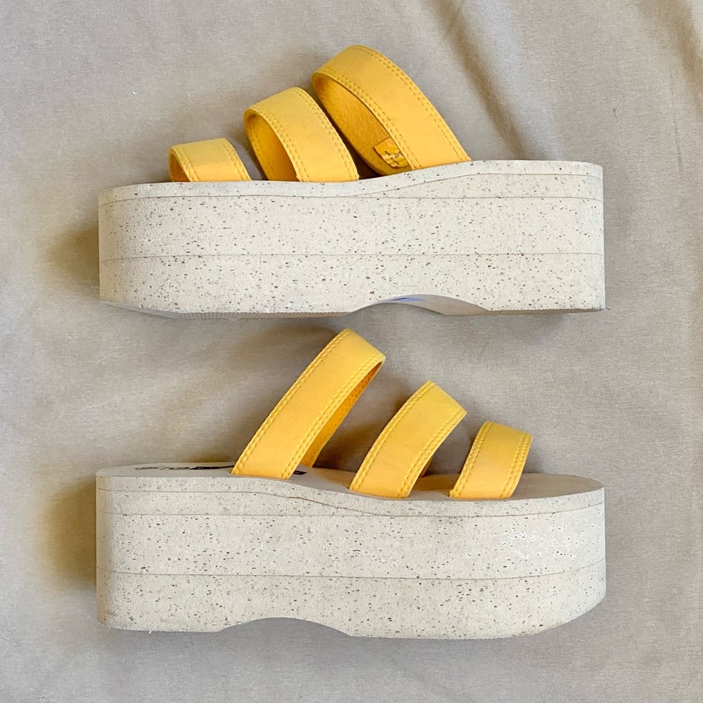 🚫SOLD🚫 Walking on Sunshine Flatforms ☀️